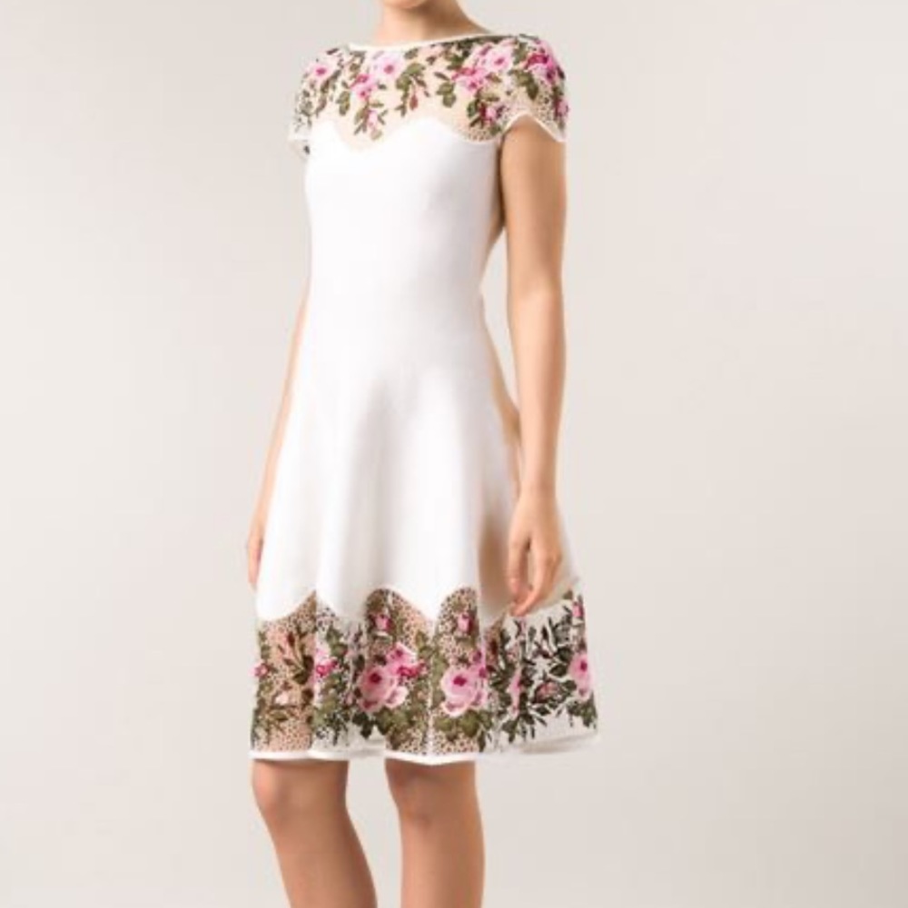 Blumarine Off White Knee Length Cap Sleeve Virgine Wool & Lace Dress Size 8